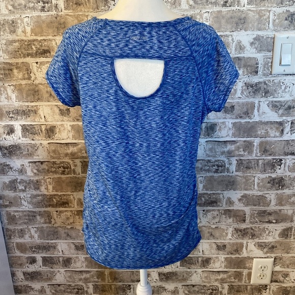 Calvin Klein Performance tee. Size L. Quick dry. Blue. Peekaboo back. - Picture 9 of 13